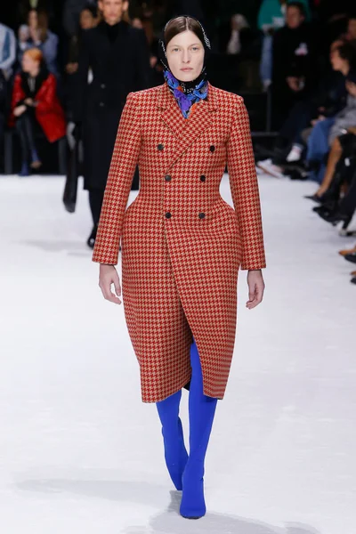 Look 36